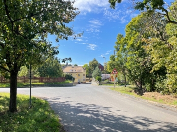 Ruhige Dorfstraße - Wohn- und Geschäftshaus in Siebenlehn