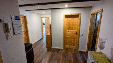 Flur Wohnung - Mehrfamilienhaus in der Sächsischen Schweiz zum 13-Fachen zu verkaufen