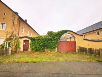 Eingangsbereich - Dreiseithof teilsaniert mit Pferdeboxen Nähe Kamenz