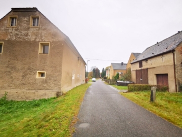 Nachbarbebauung - Dreiseithof teilsaniert mit Pferdeboxen Nähe Kamenz