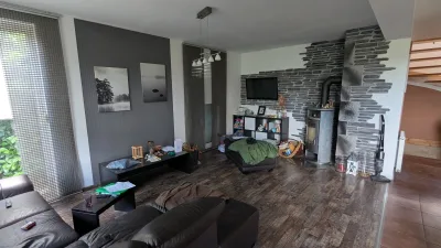 Wohnzimmer mit Kamin