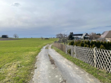 Einfahrt - Sonderpreis! Bauplatz am Feldrand in Bretnig-Hauswalde