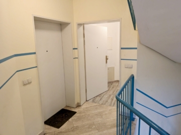 Treppenhaus - 2-Raum-ETW in 01640 Coswig