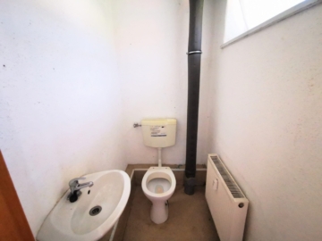 WC im Flur - Mehrfamilienhaus in Bannewitzer Höhenlage