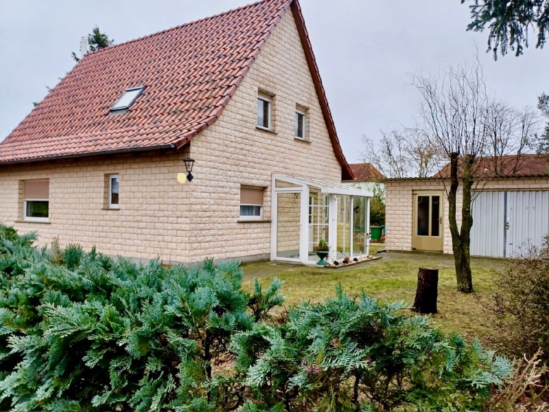 Vordere Hausansicht - 2024/25 hochwertig saniertes Einfamilienhaus in Lauta - Süd