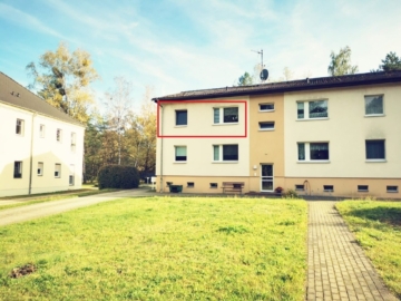 Hauseingang - 3-Raum-Wohnung mit Balkon im Grünen