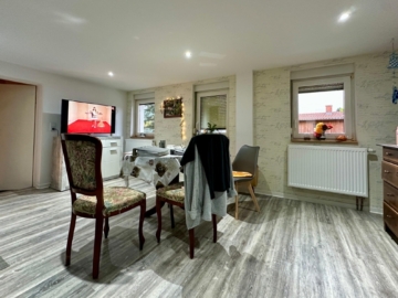 Wohnzimmer - Zweifamilienhaus mit großer Scheune in bester Lage von Nossen