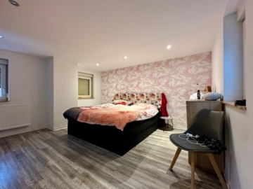 Schlafzimmer - Zweifamilienhaus mit großer Scheune in bester Lage von Nossen