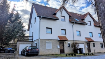 Familienfreundliche Doppelhaushälfte mit großem Garten in Heidenau-Gommern, 01809 Heidenau, Einfamilienhaus