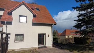 Ansicht Objekt - Familienfreundliche Doppelhaushälfte mit großem Garten in Heidenau-Gommern