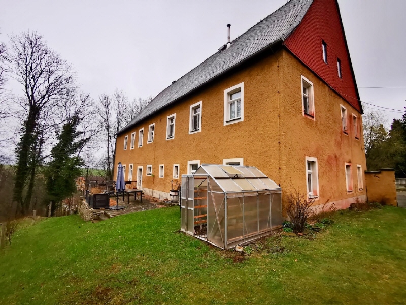 Hausansicht - Pfarrhof mit sehr großem Grundstück zur Erbpacht Nähe Freiberg