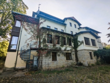 Ehemaliges Kurhaus Waldparkhotel in Gohrisch, 01824 Gohrisch, Mehrfamilienhaus