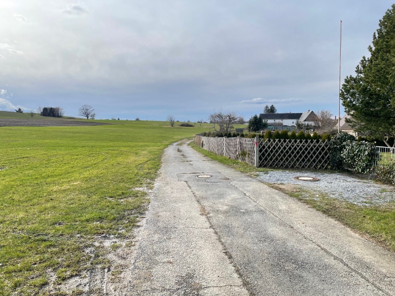 Medien liegen an - Ab 700 m² Bauplätze in Bretnig-Hauswalde