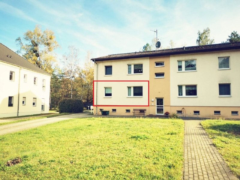 Hauseingang - 3-Raum-Wohnung mit Balkon im Grünen