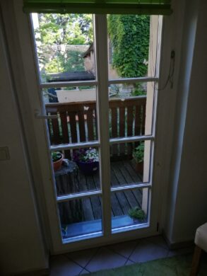 Vermietete 2-Raum-Eigentumswohnung in Dresden - Küche mit Balkonfenster