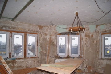 Innen entkernt - Mehrfamilienhaus zum Sanieren in Hainichen