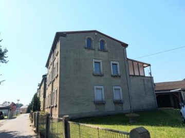Großröhrsdorf - Schönes Zweifamilienhaus mit viel Charm - Giebel