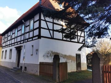 Historisches Gebäude in Mügeln auf Erbpachtland, 04769 Mügeln, Mehrfamilienhaus