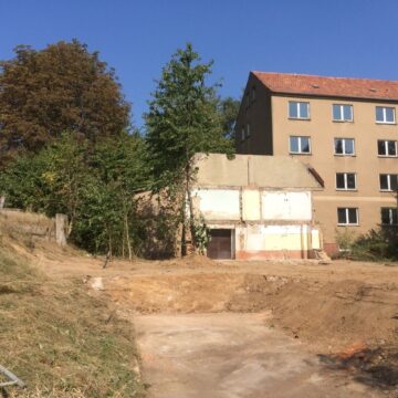 Ehemaliges Lehrlingswohnheim mit Bauplanung für 64 WE - Grundstück und Gebäude