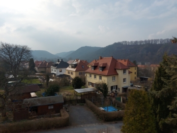 Hainsberg, MFH zirka 930,- €/m² mit herrlichem Ausblick, 01705 Freital, Mehrfamilienhaus